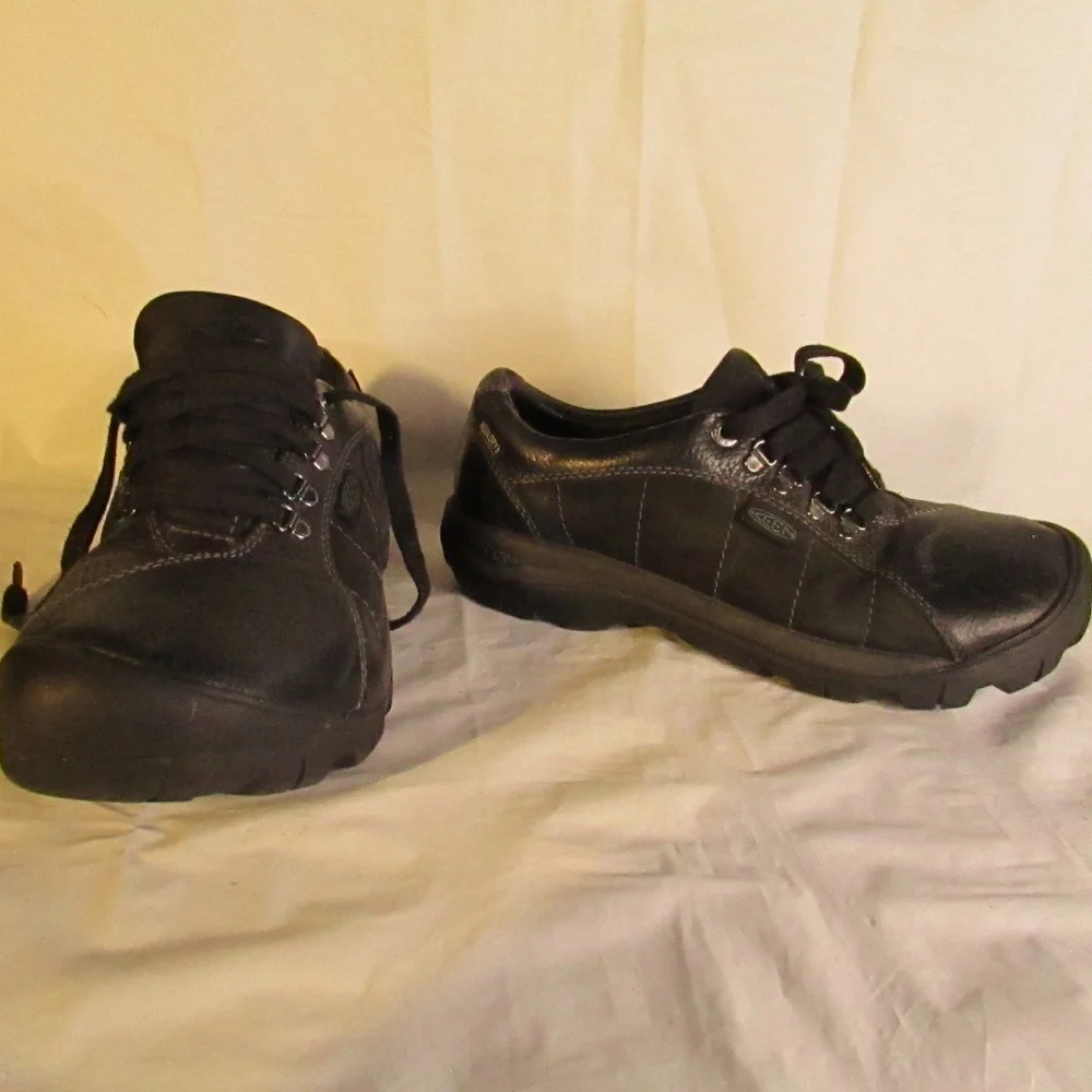 Keen Women's Presidio walking shoes